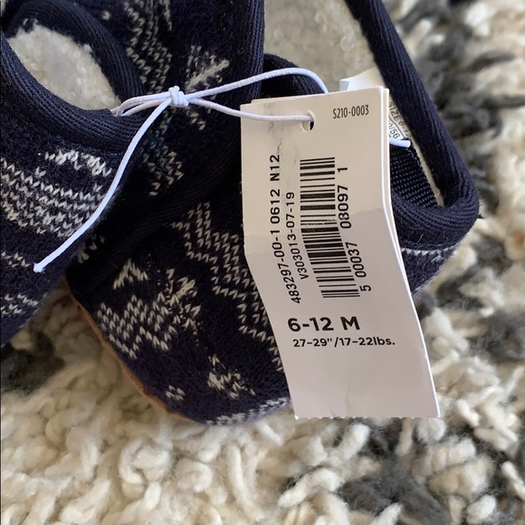 NWT Baby booties, dark blue, fuzzy inside - Picture 6 of 6